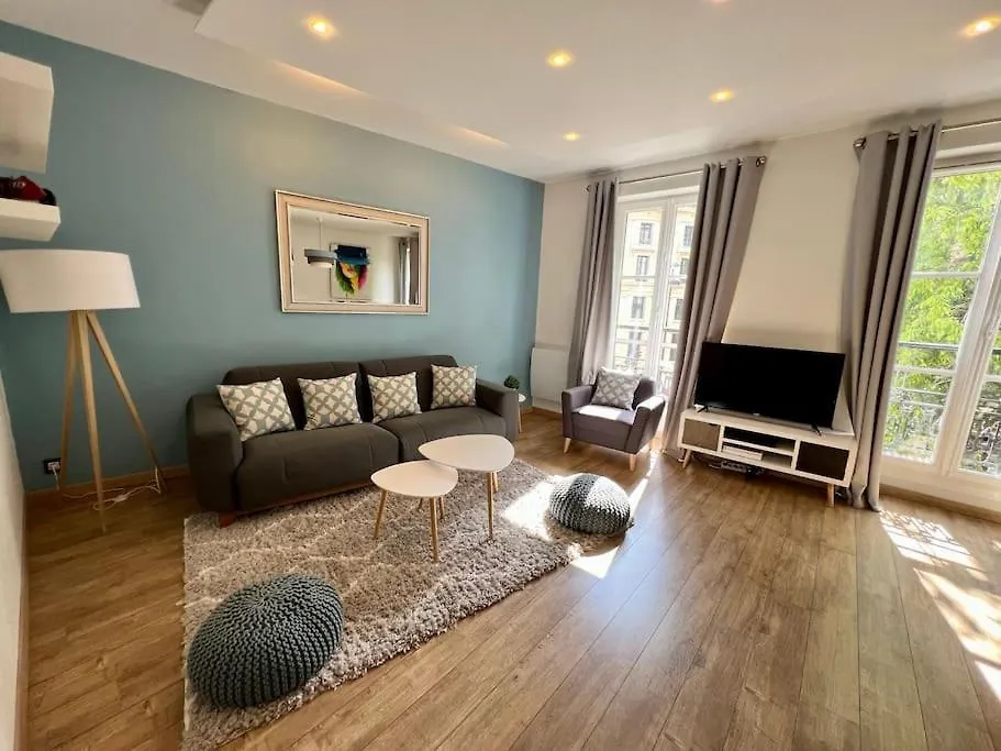 Newly Renovated Spacious Apartment In Montorgeuil Area Paris France