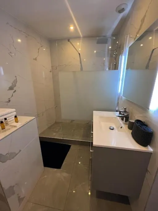 Newly Renovated Spacious Apartment In Montorgeuil Area Paris