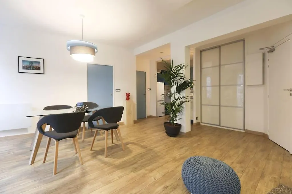 Newly Renovated Spacious Apartment In Montorgeuil Area Parijs Frankrijk