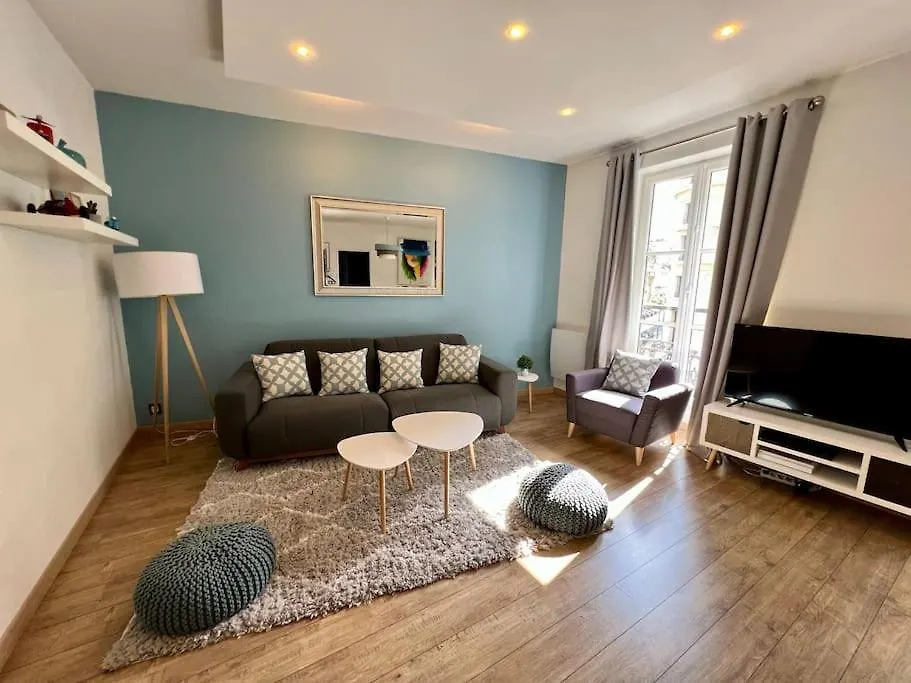 Newly Renovated Spacious Apartment In Montorgeuil Area location